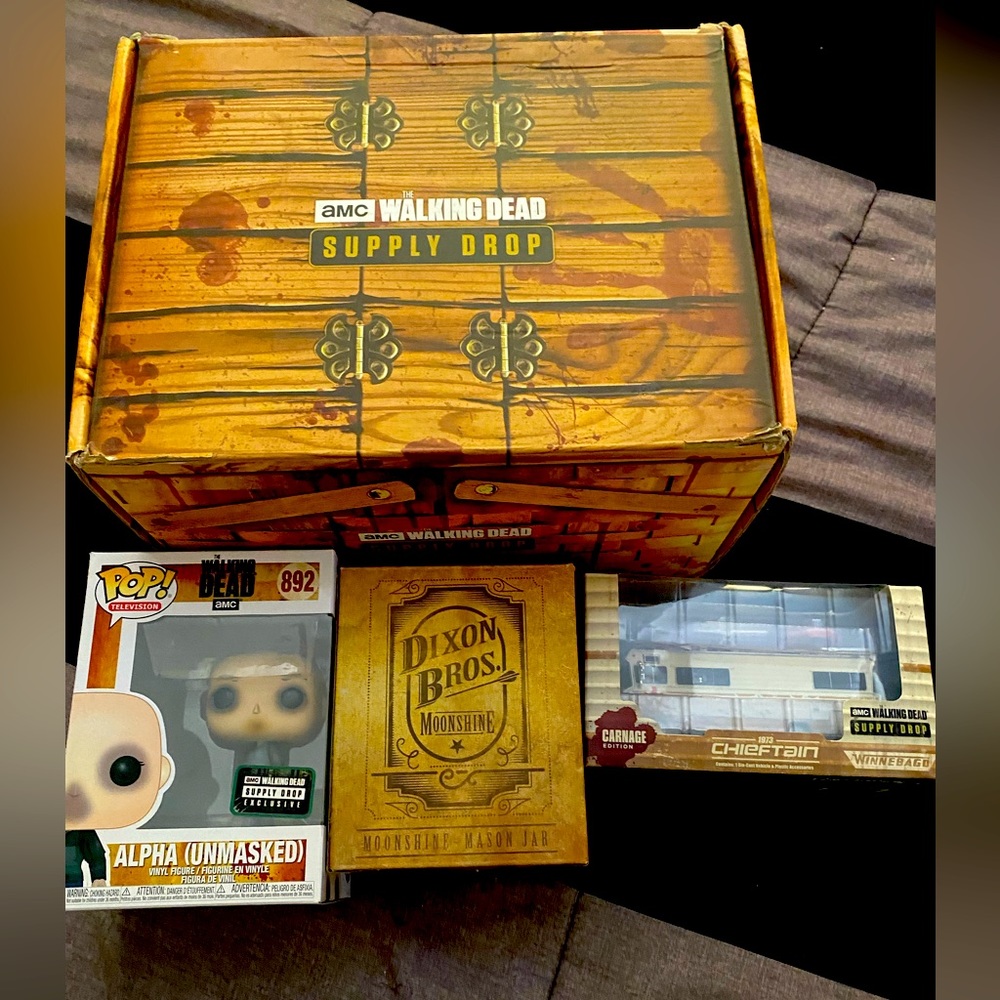 AMC WALKING DEAD SUPPLY DROP